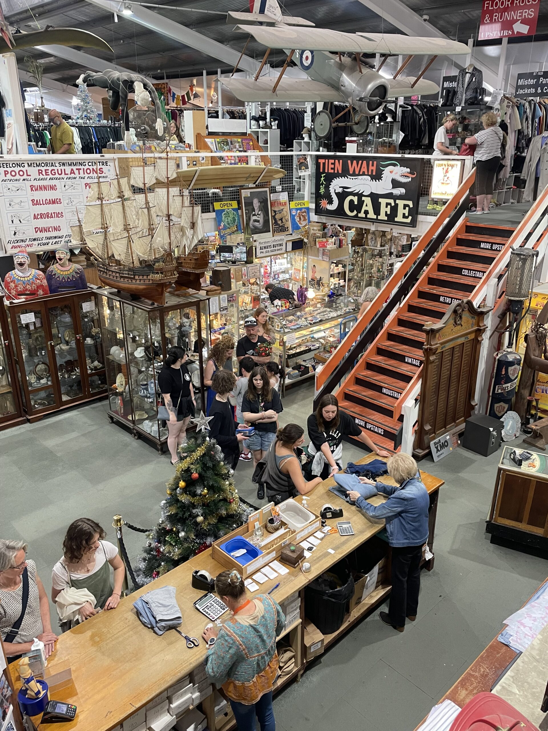 Geelong Vintage Clothing Collectables Antiques